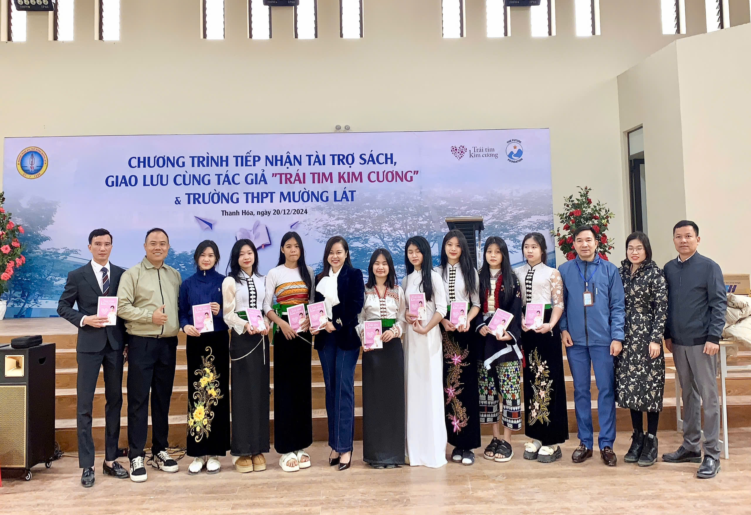 Hành Trình gieo Tri Thức Đến trường thpt Mường Lát – thanh hóa