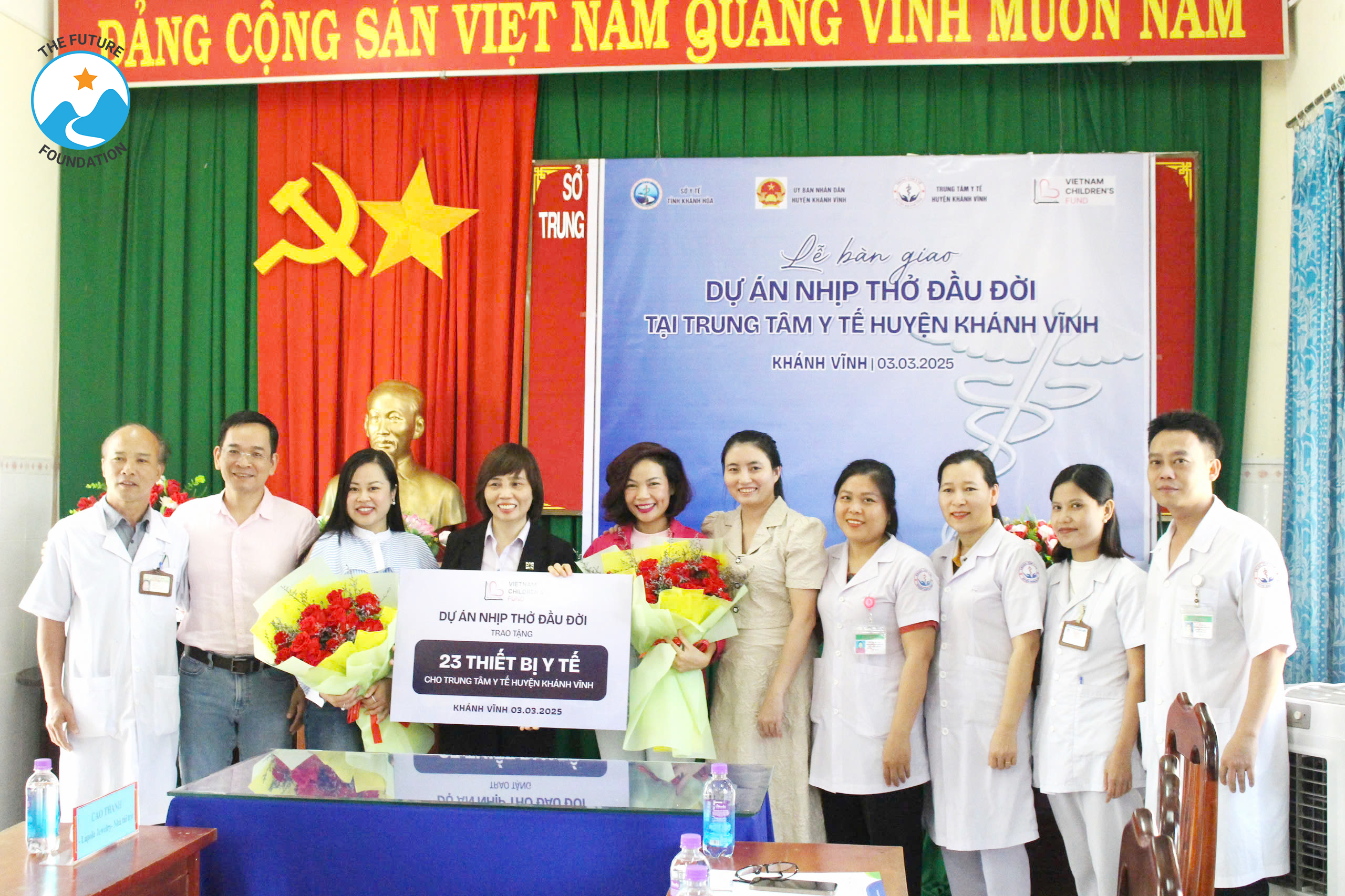 THE FUTURE FOUNDATION ĐỒNG HÀNH HỖ TRỢ THIẾT BỊ TRUNG TÂM Y TẾ HUYỆN KHÁNH VĨNH