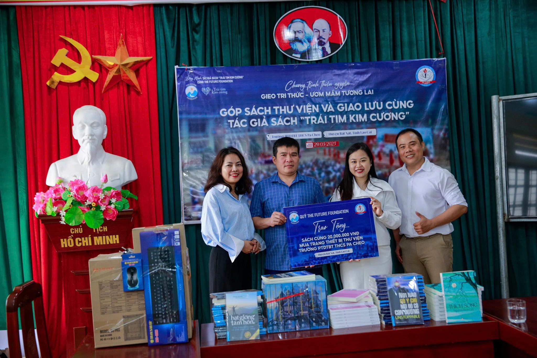 TRI ÂN NHỮNG TẤM LÒNG VÀNG – GIEO TRI THỨC, ƯƠM MẦM TƯƠNG LAI TẠI TRƯỜNG PTDTBT THCS PACHEO